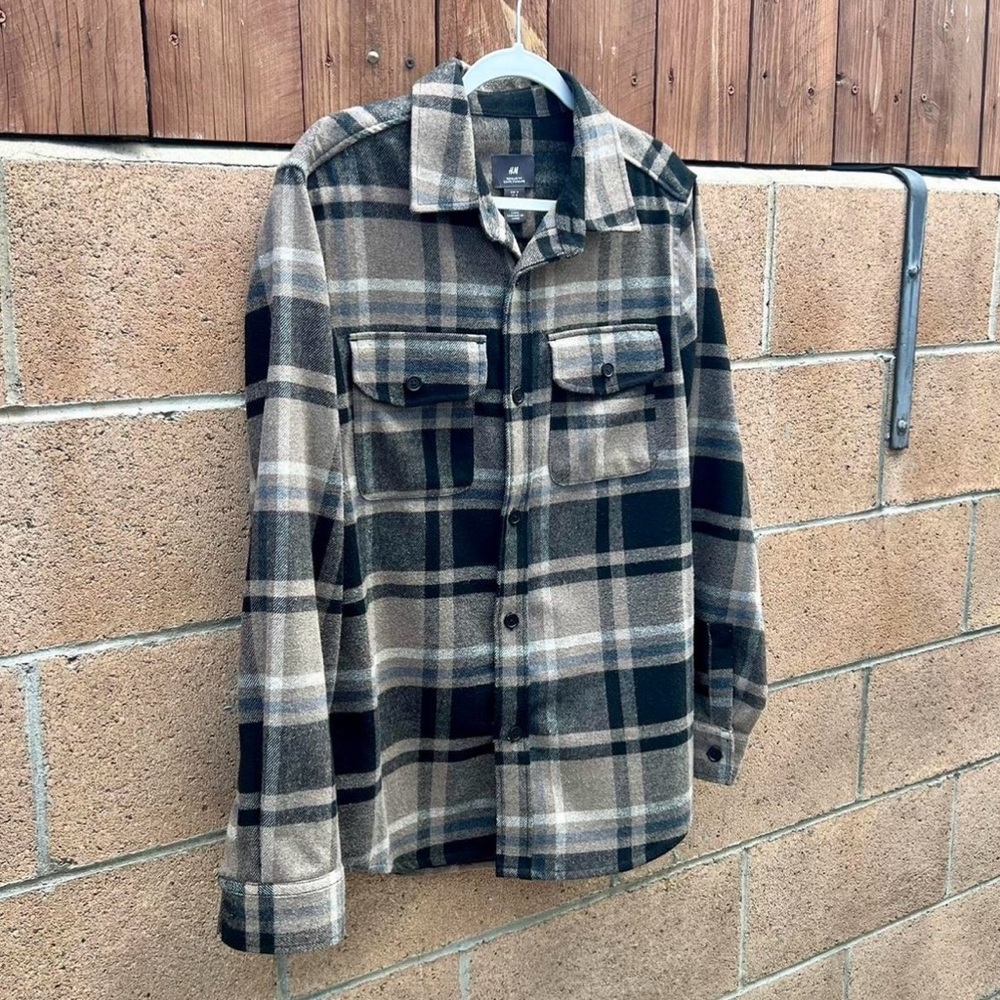 H&M Mens Plaid Button-Up Shirt